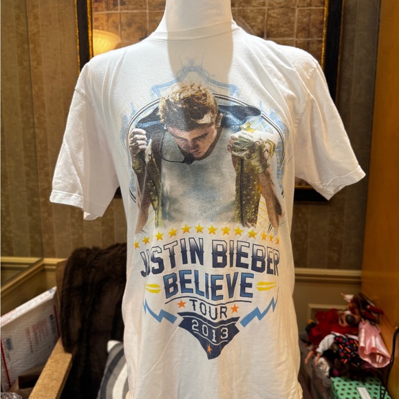 Justin Bieber Believe Tour 2013 T-Shirt size medium - Picture 1 of 3
